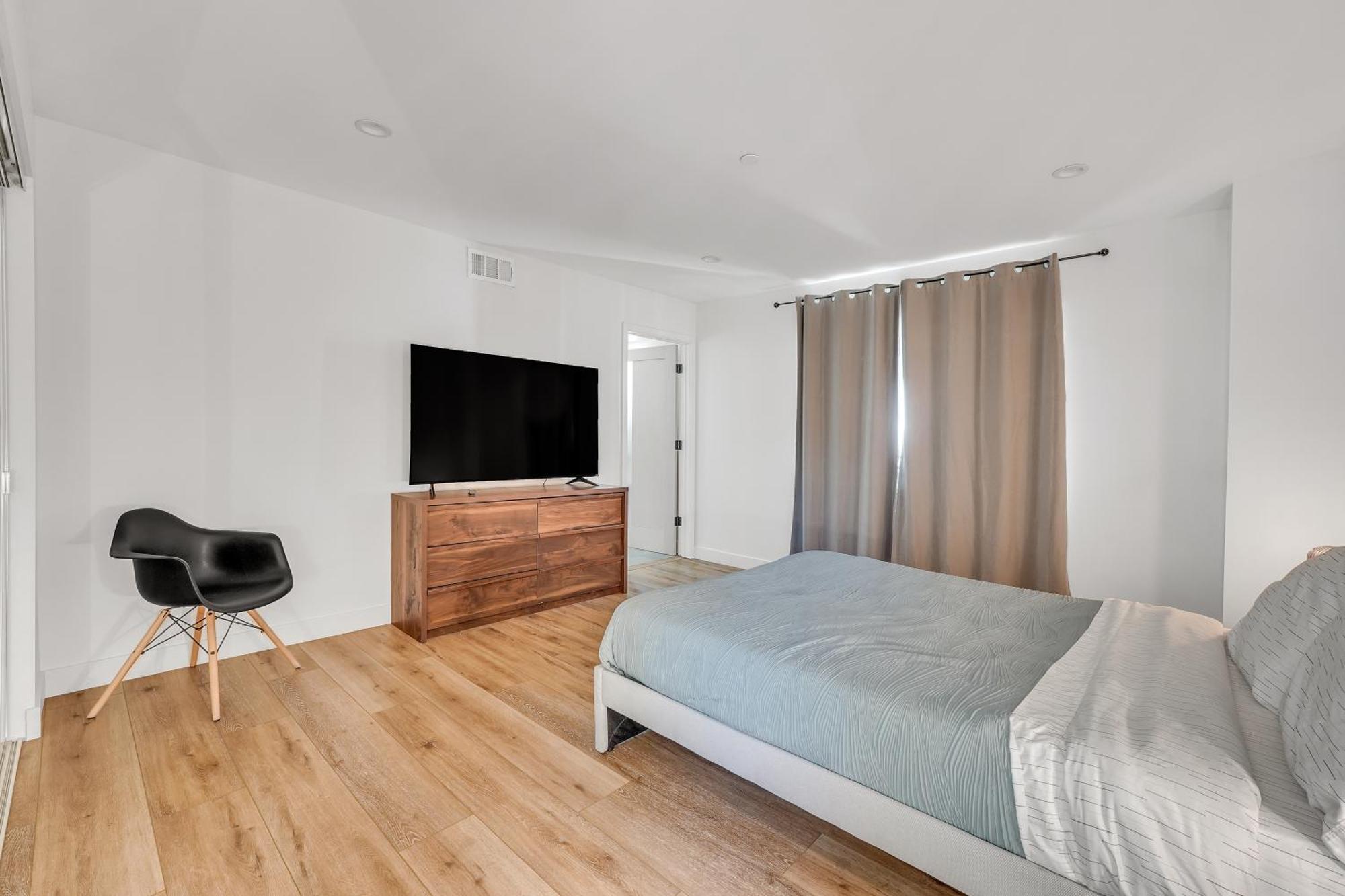 Luxurious Townhome W/3 Master Suites Gated Parking Лос-Анджелес Экстерьер фото