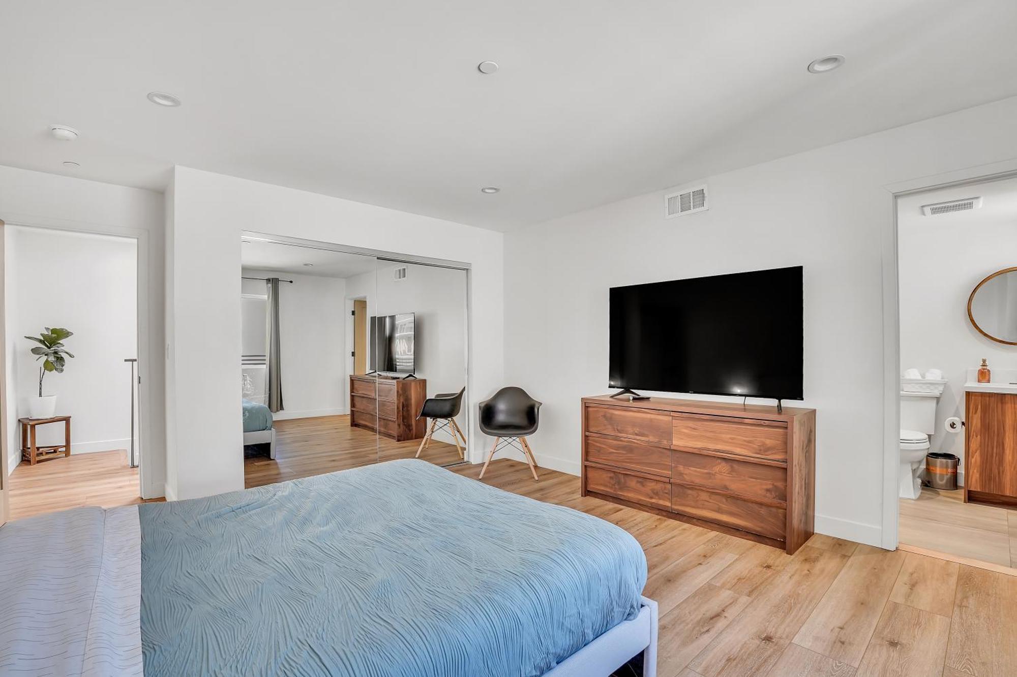 Luxurious Townhome W/3 Master Suites Gated Parking Лос-Анджелес Экстерьер фото