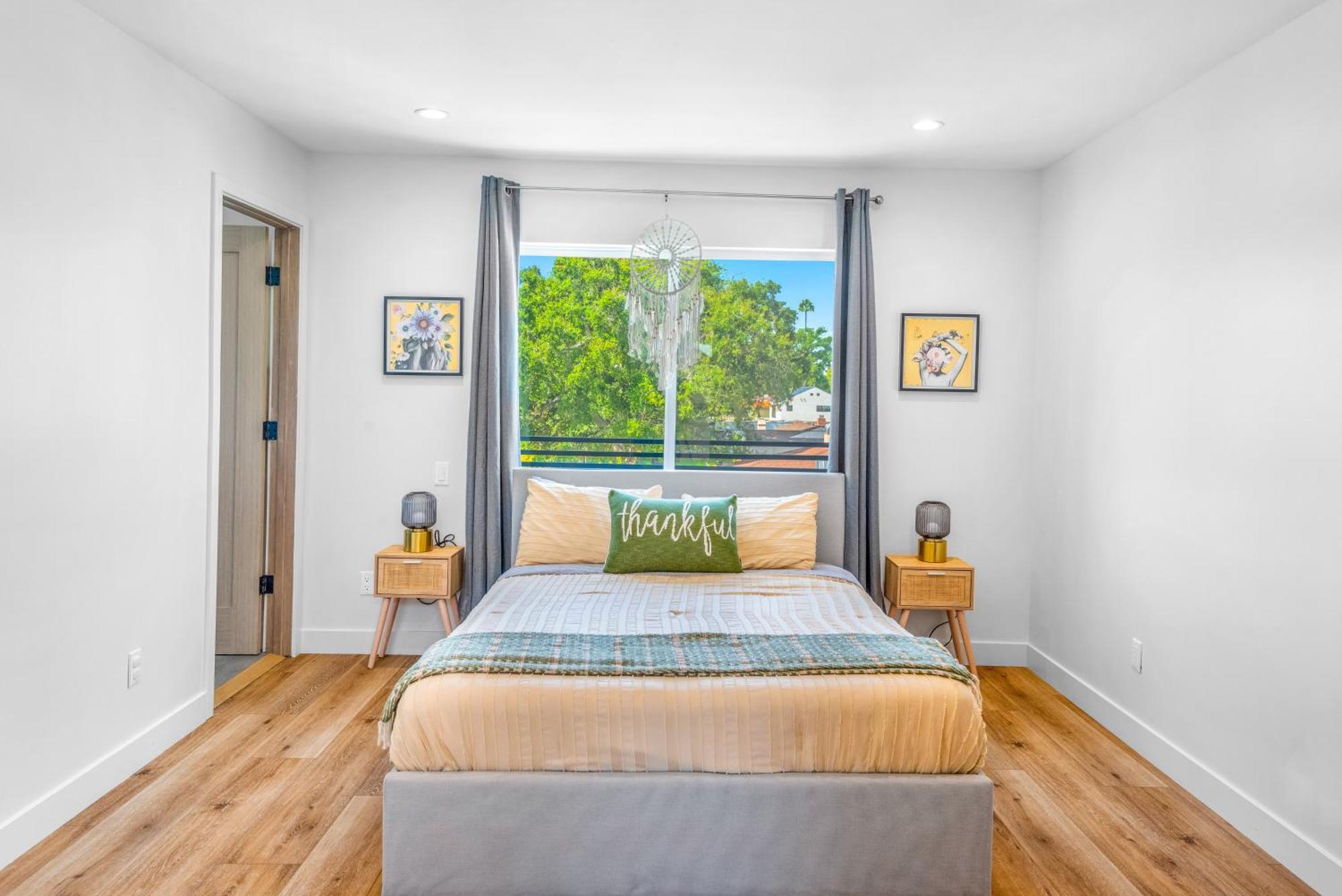 Luxurious Townhome W/3 Master Suites Gated Parking Лос-Анджелес Экстерьер фото