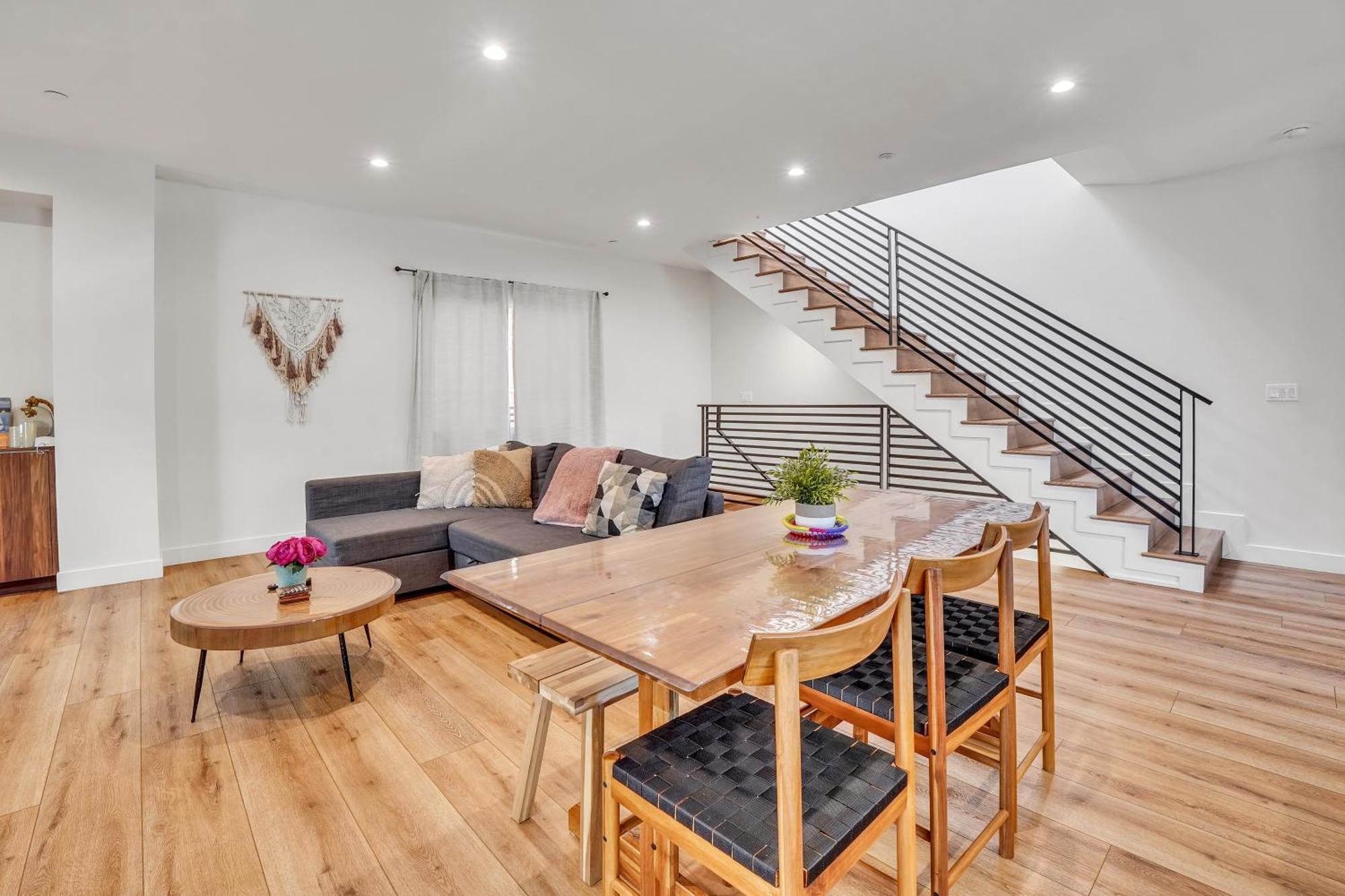Luxurious Townhome W/3 Master Suites Gated Parking Лос-Анджелес Экстерьер фото